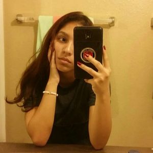 Hello, I'm Viviana and I'm 19 (^: